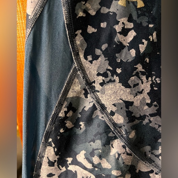 Under Armour Large Women’s Athletic Leggings - Picture 4 of 4